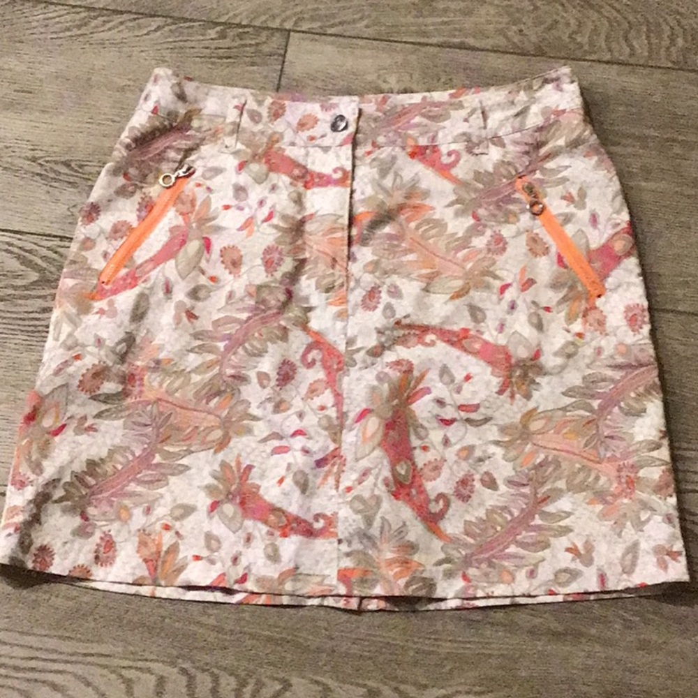 Daily Sports Born in Sweden ladies floral print golf skort. EUC SZ 4